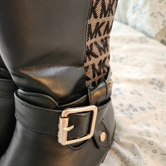 Michael Kohrs girls boots - Picture 3 of 4